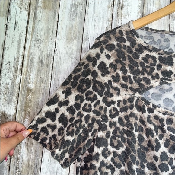 Bibi Leopard Split Neck Blouse - Picture 3 of 4